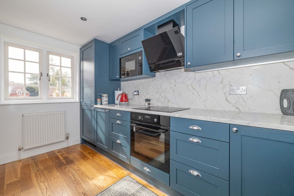 Additional image 3 of 2 bed flat for sale38 New Dover Road, Canterbury CT1