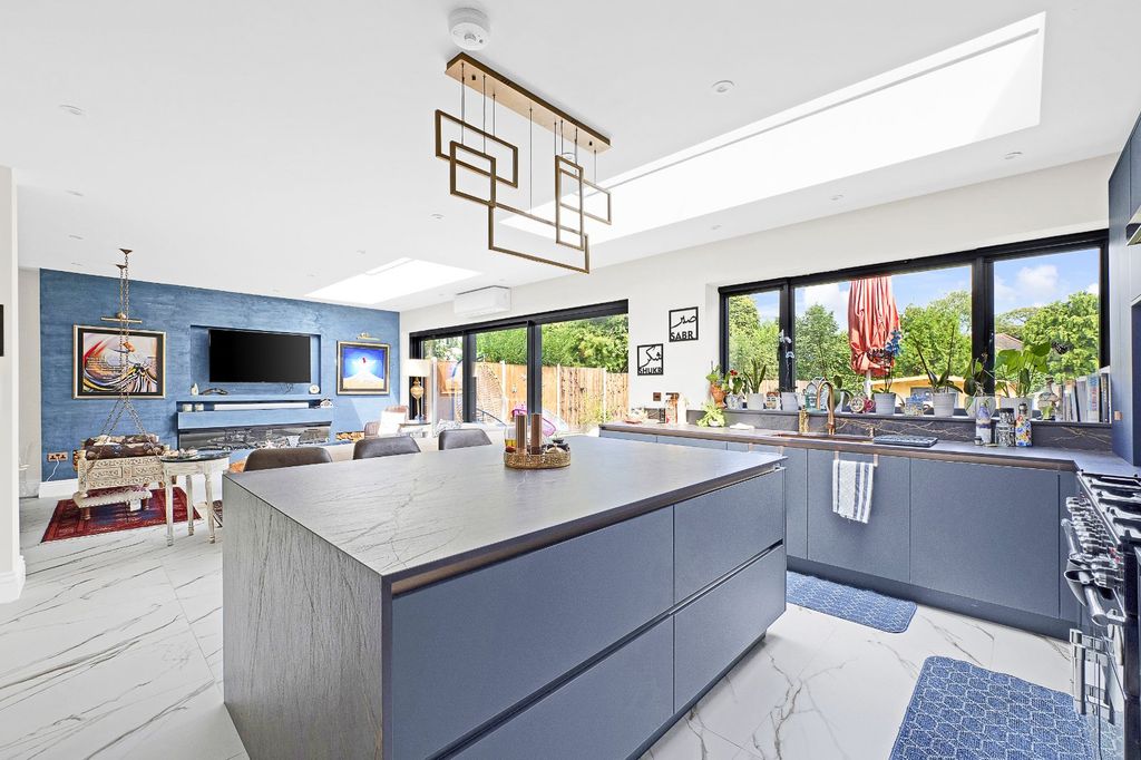 Additional image 7 of 7 bed detached house for saleVincent Avenue, Carshalton SM5