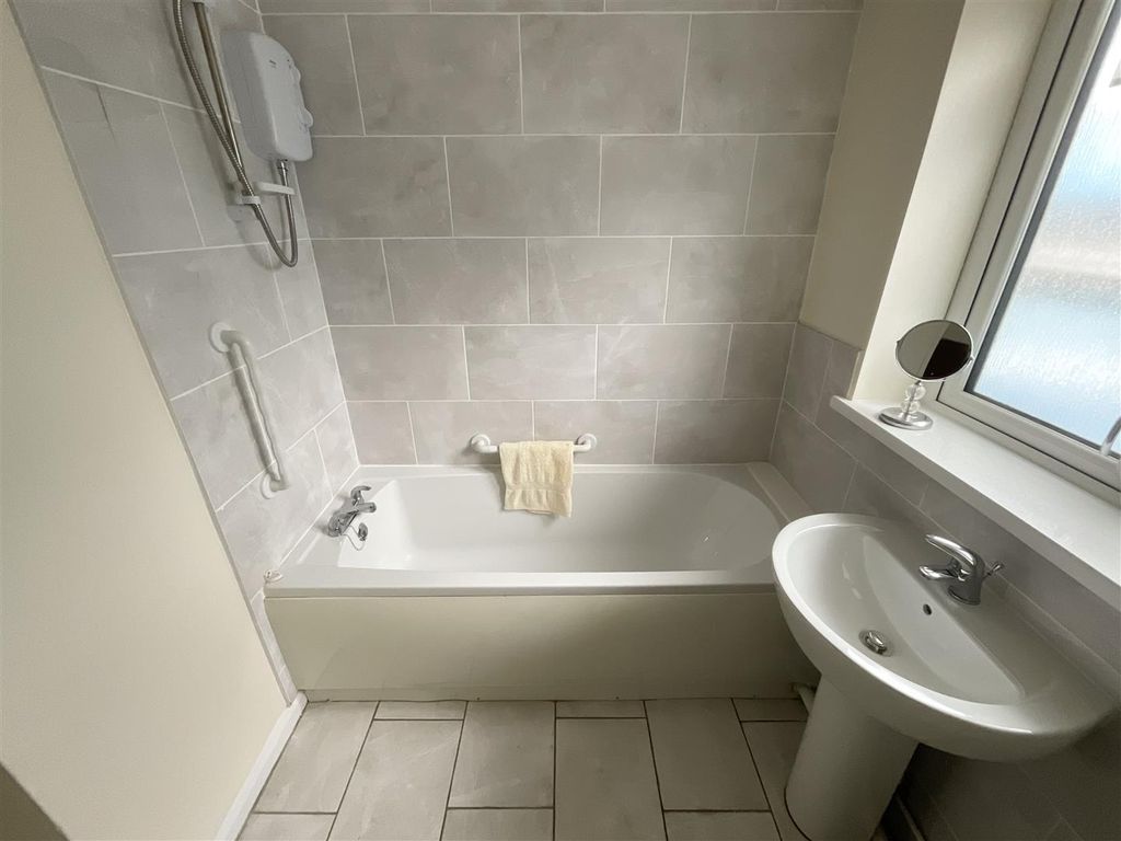 Additional image 5 of 1 bed flat for saleSunnyhill, Llanelli SA15