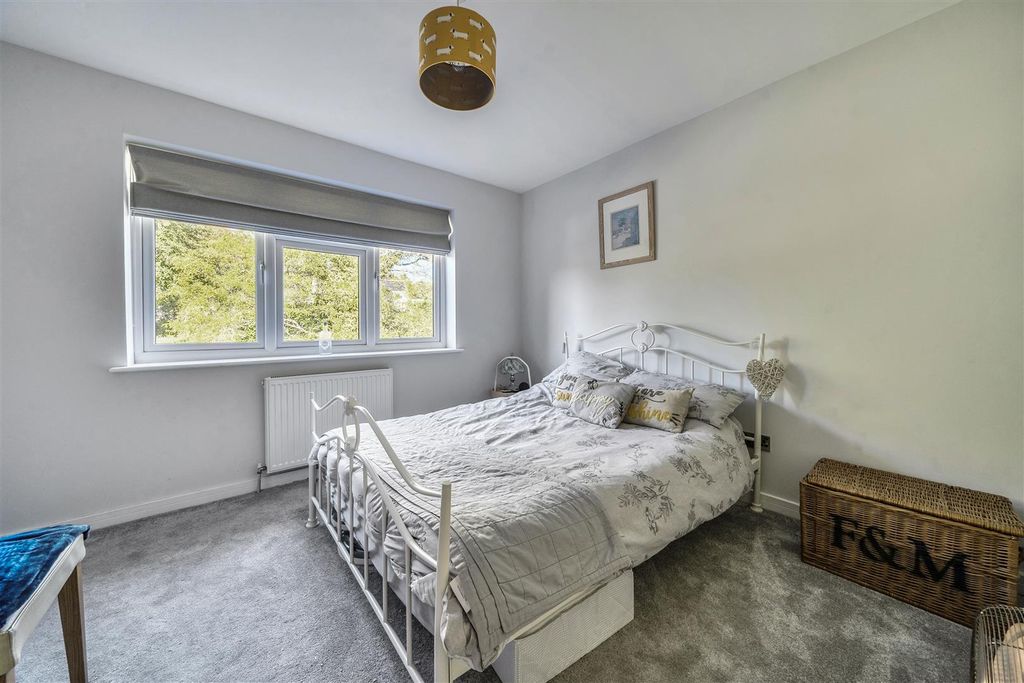Additional image 13 of 5 bed detached house for saleClarewood Drive, Camberley, Surrey GU15