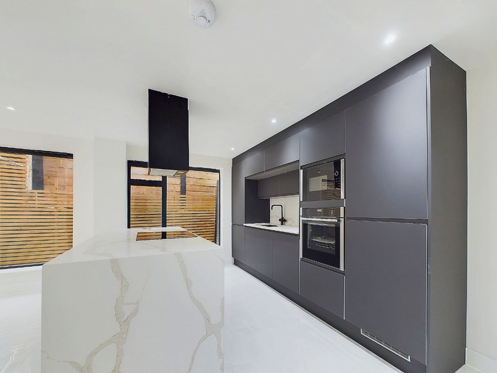 Additional image 4 of 2 bed flat for saleSilver Leaves, Southill Road, Chislehurst, Kent BR7
