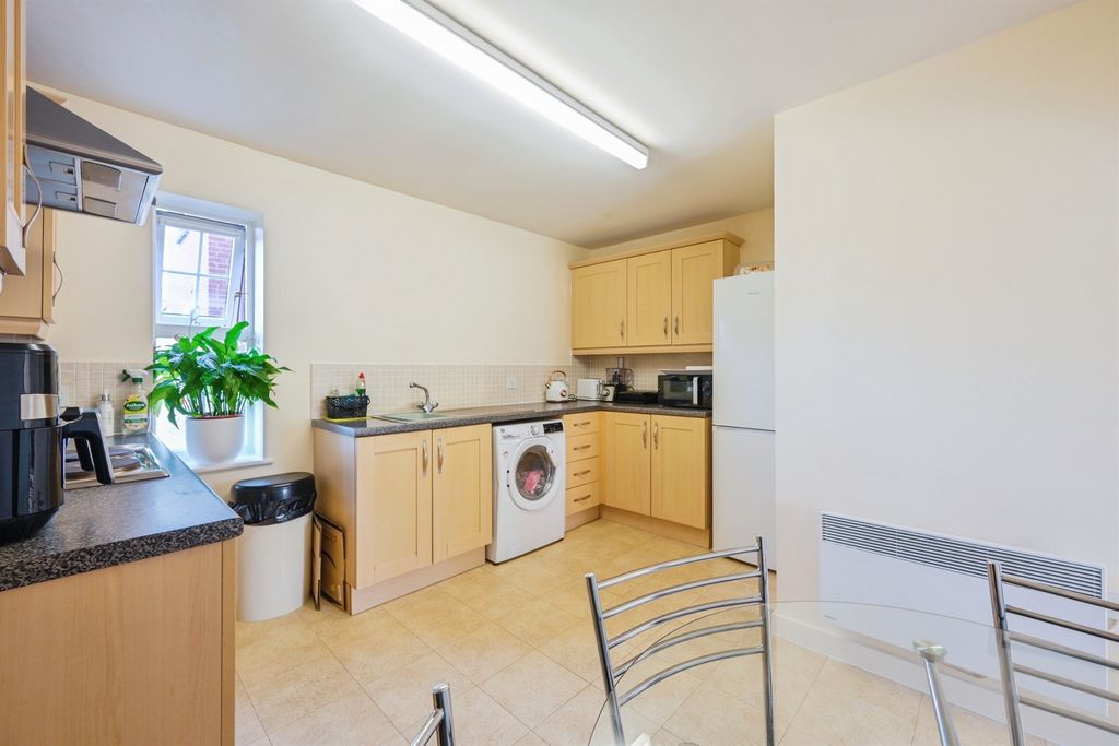 Additional image 6 of 3 bed flat for saleDeykin Road, Lichfield WS13