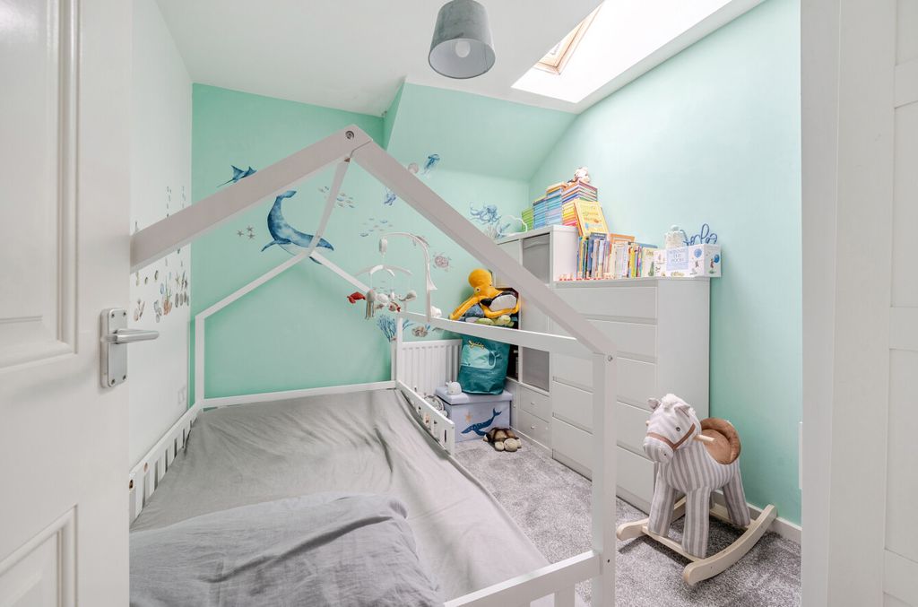 Additional image 8 of 2 bed flat for saleCunetio Gardens, White Horse Road, Marlborough SN8