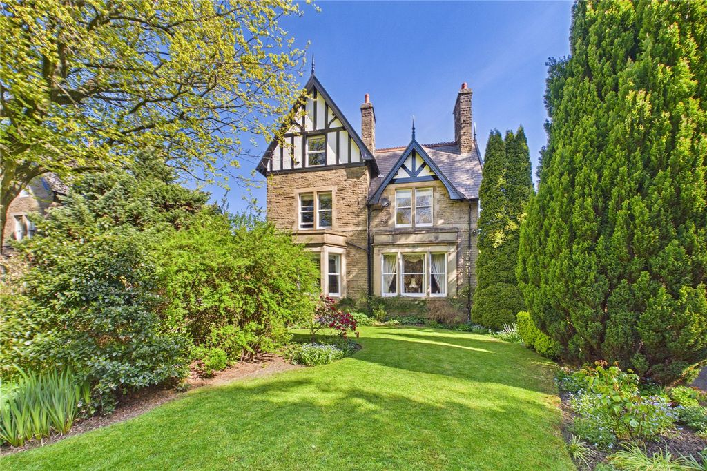 6 bed detached house for saleMacclesfield Road, Buxton, High Peak SK17