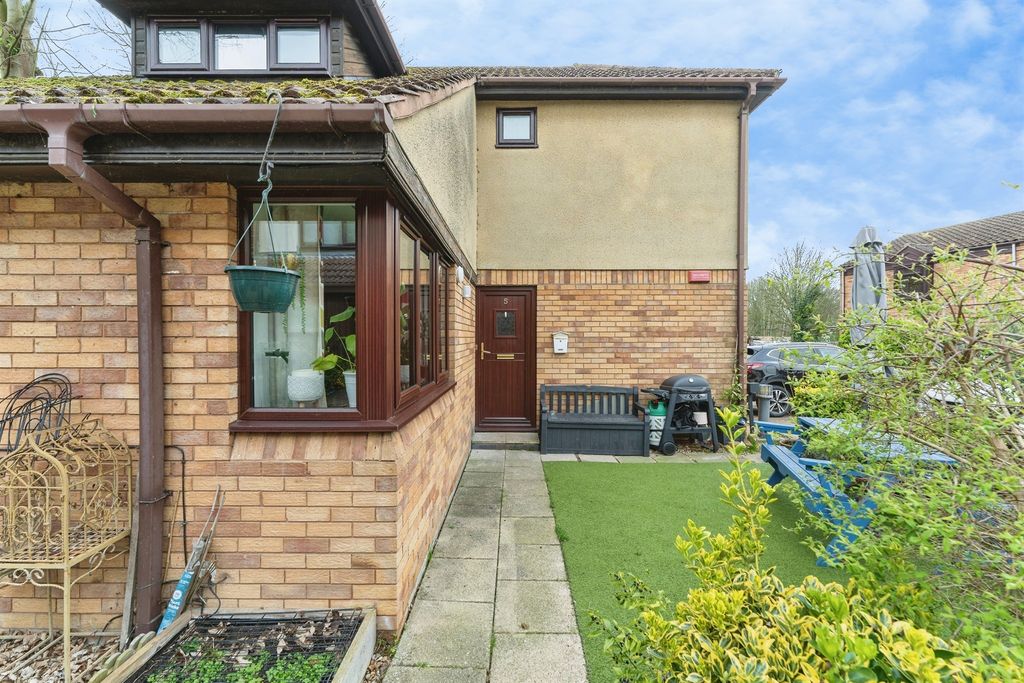 1 bed flat for saleCrown Mews, Ramsey, Huntingdon PE26