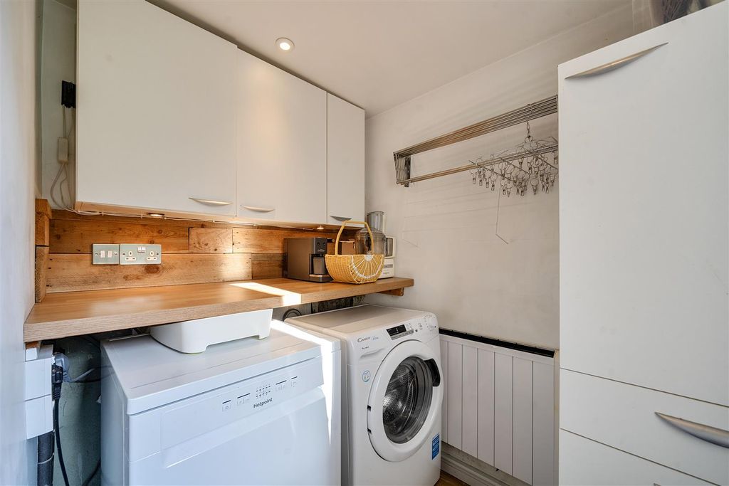 Additional image 12 of 3 bed flat for saleChisenbury Court, East Chisenbury, Pewsey SN9