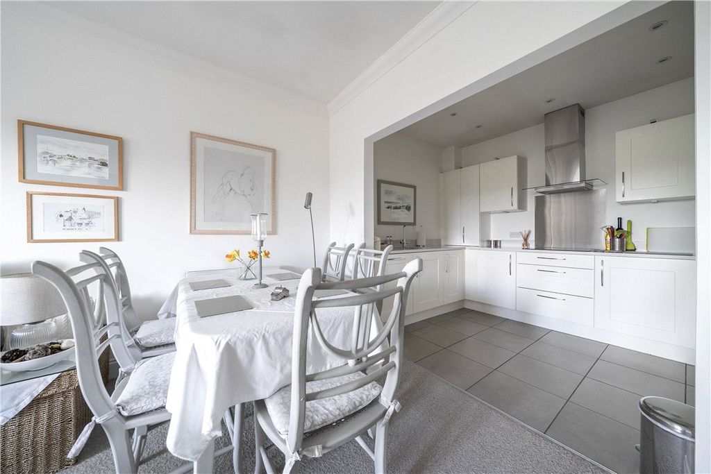 Additional image 3 of 2 bed flat for salePriory Court, Marlborough, Wiltshire SN8