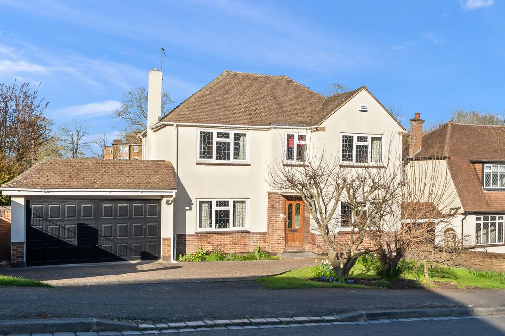 3 bed detached house for saleFullerton Road, Carshalton Beeches SM5