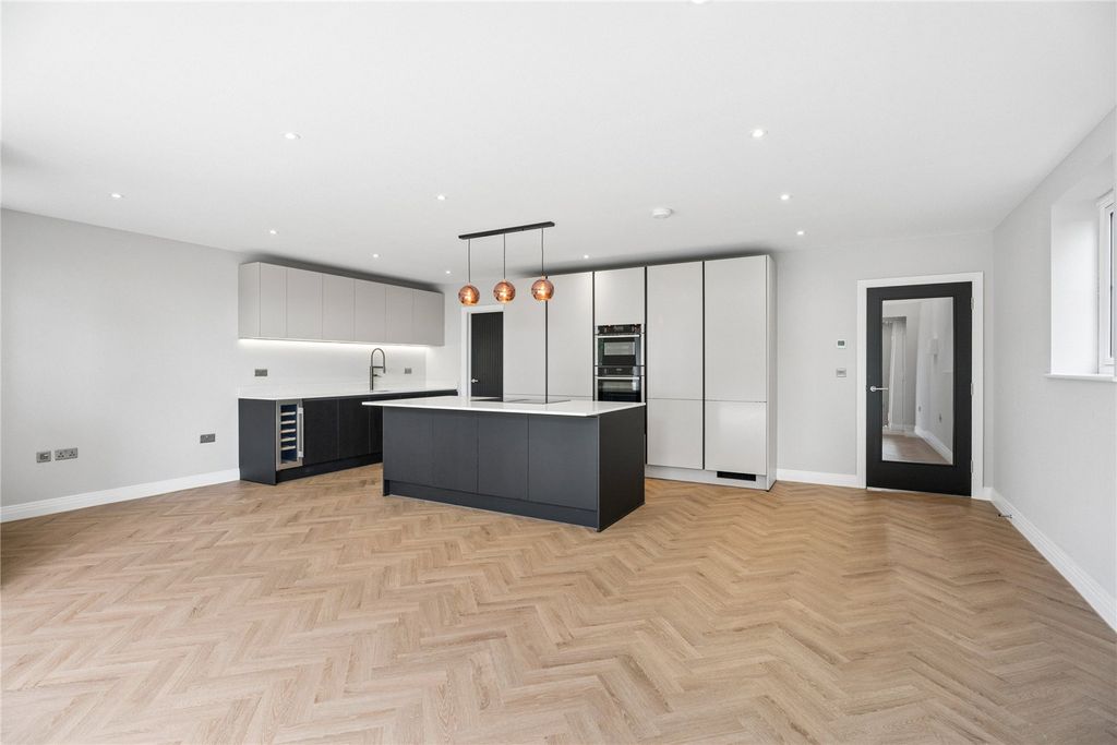 Additional image 5 of 5 bed detached house for saleLye Green Road, Chesham, Buckinghamshire HP5