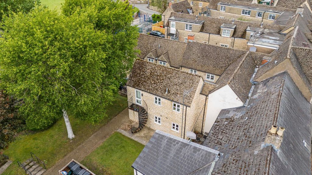 Additional image 11 of 1 bed flat for saleGloucester Street, Cirencester, Gloucestershire GL7