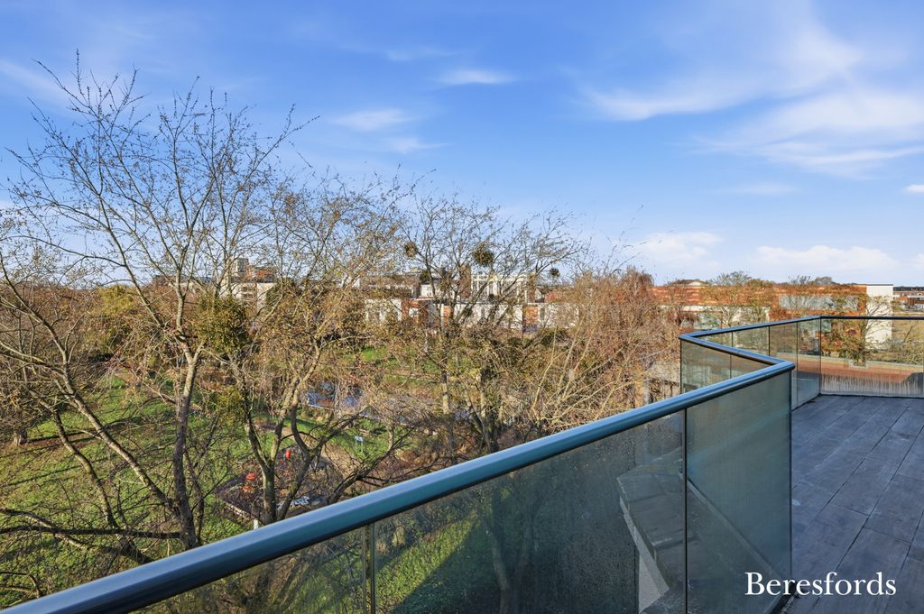 Additional image 20 of 3 bed flat for saleNew London Road, Chelmsford CM2