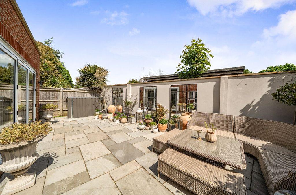 Additional image 6 of 4 bed detached house for saleLyndhurst Place, Chichester PO19