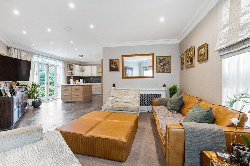 Additional image 7 of 5 bed villa for saleLaurino Place, Bushey WD23