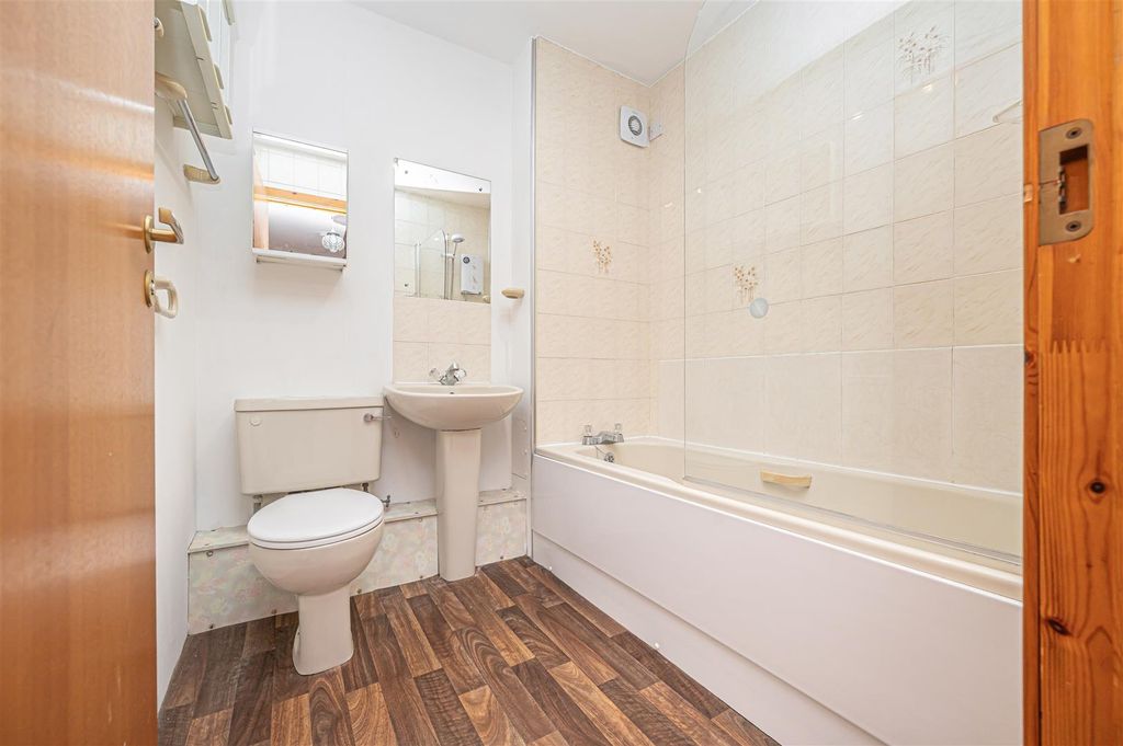 Additional image 14 of 2 bed flat for saleGladney Square, Kirkcaldy KY1