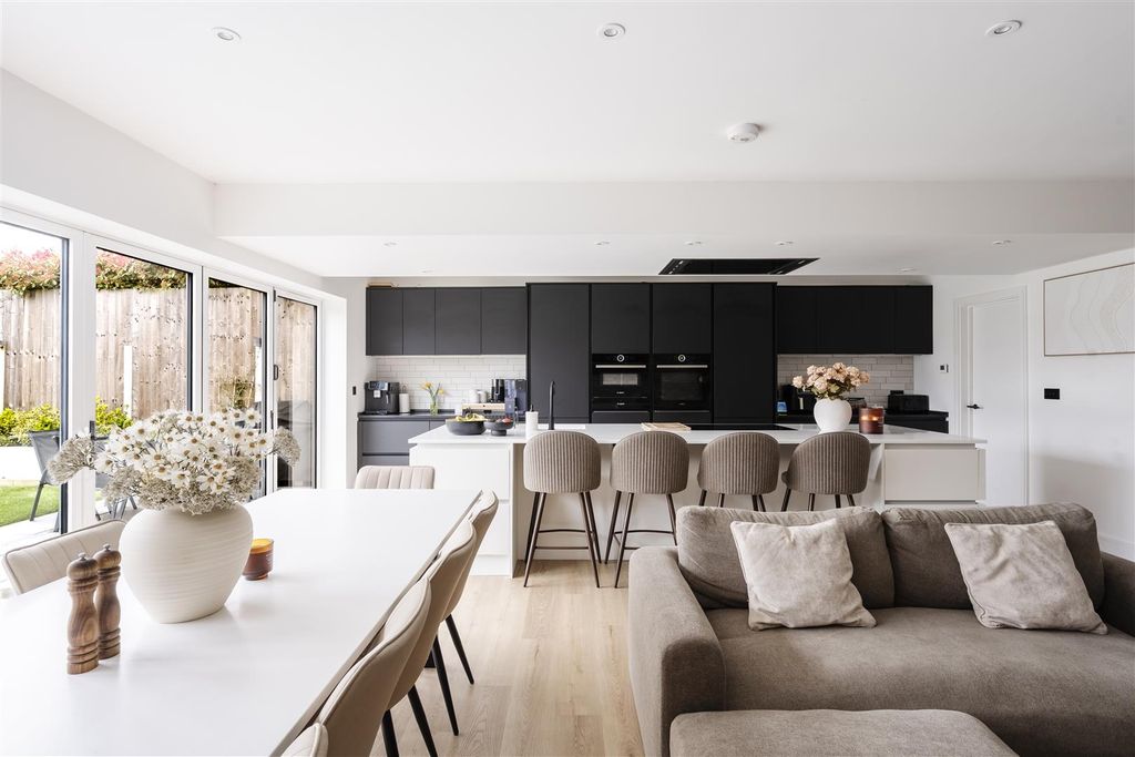 Additional image 7 of 4 bed detached house for saleMelinda Lane, Clacton-On-Sea CO16
