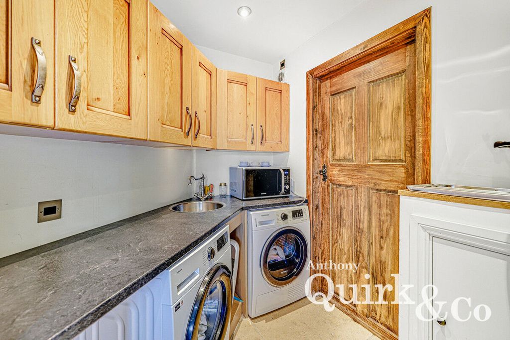 Additional image 41 of 4 bed detached house for saleHannett Road, Canvey Island SS8