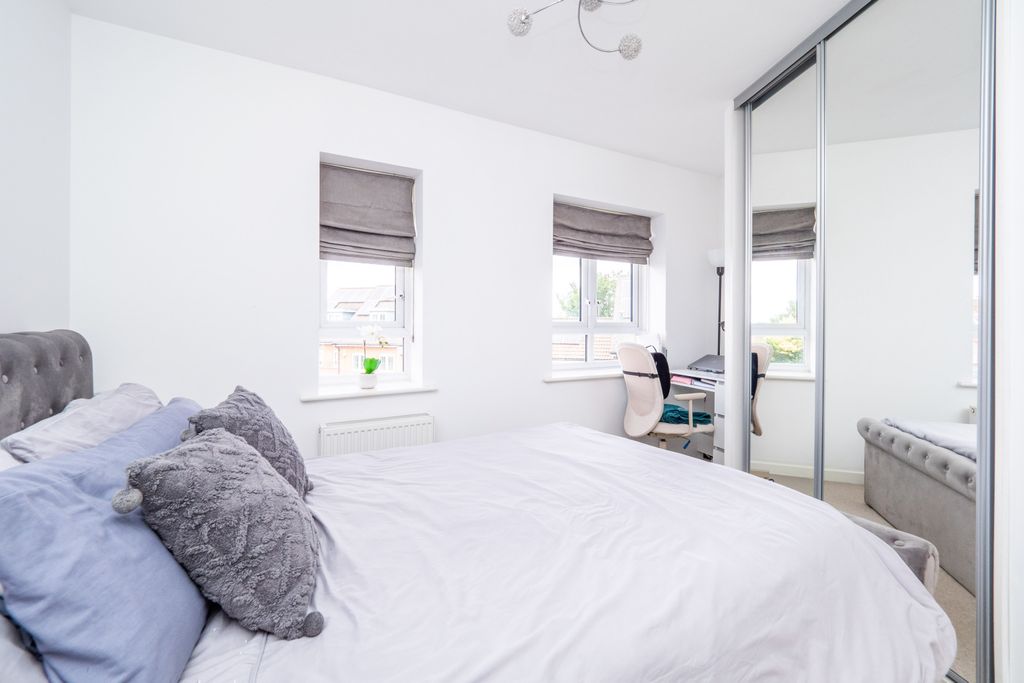 Additional image 15 of 2 bed flat for saleDiamond Jubilee Way, Carshalton, Surrey SM5