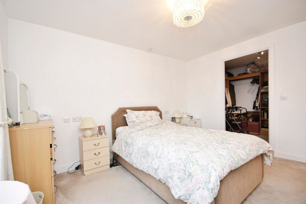 Additional image 5 of 2 bed flat for salePrinces Road, Chelmsford CM2