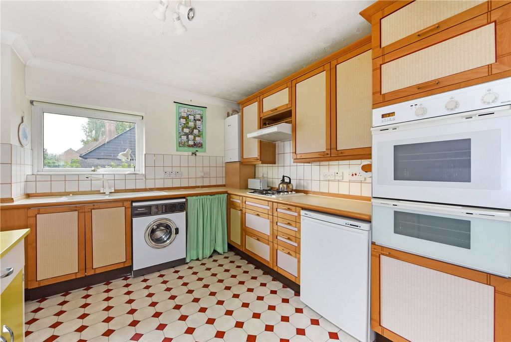Additional image 7 of 2 bed flat for saleHenty Gardens, Chichester PO19