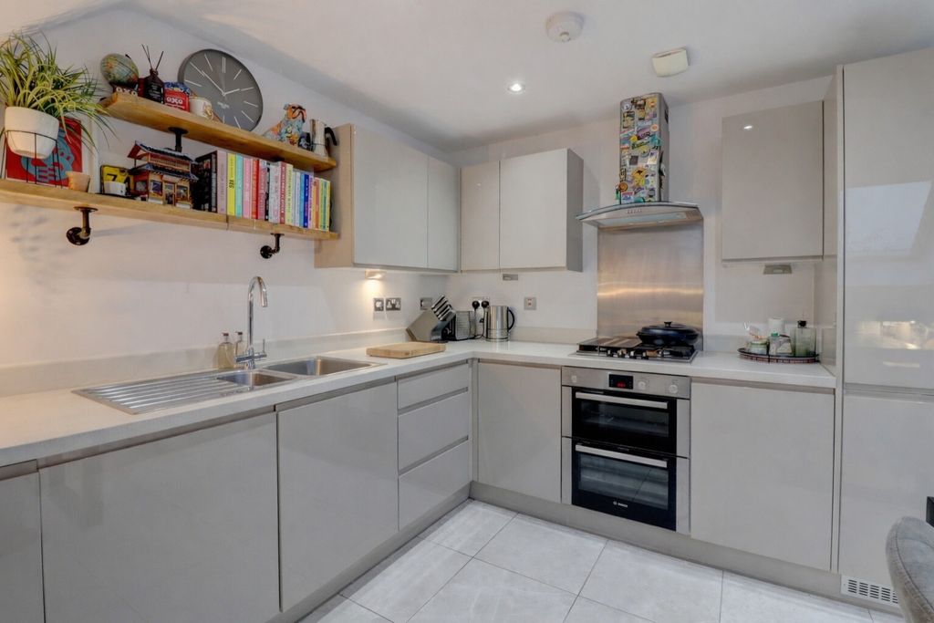 Additional image 4 of 1 bed flat for saleGoodearl Place, Princes Risborough, Buckinghamshire HP27