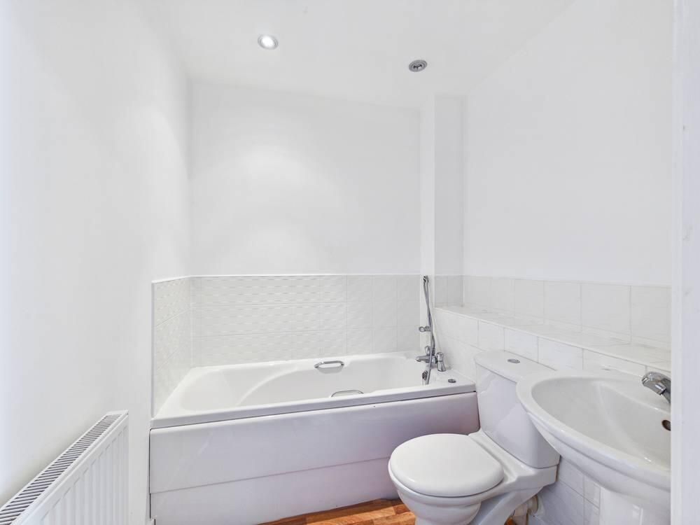 Additional image 5 of 2 bed flat for salePriory Chase, Pontefract WF8