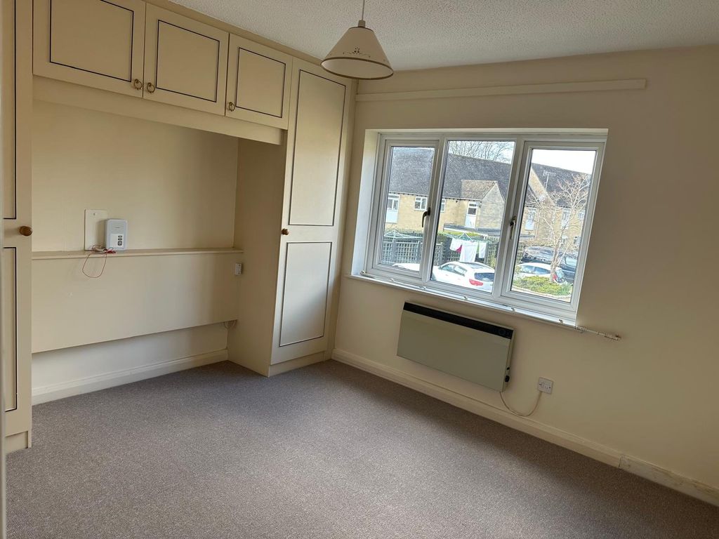 Additional image 9 of 2 bed flat for saleTrafalgar Road, Cirencester, Gloucestershire GL7