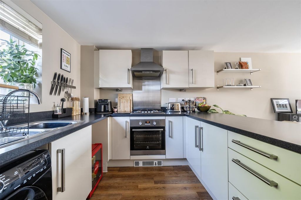 Additional image 7 of 1 bed flat for saleCochran Avenue, Chippenham SN15