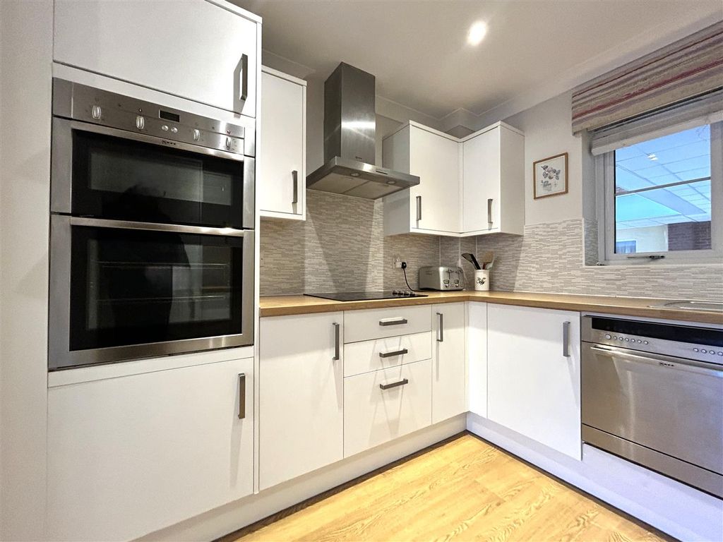 Additional image 3 of 2 bed flat for saleMalmesbury Road, Chippenham SN15