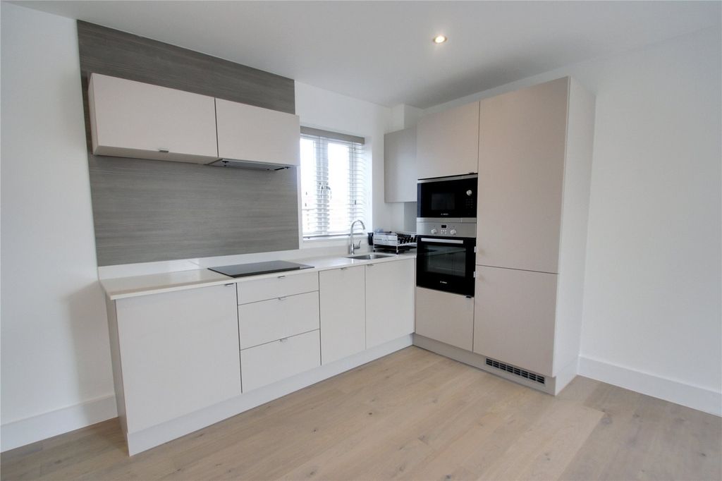 Additional image 5 of 2 bed flat for saleCoronation House, Gogmore Lane, Chertsey, Surrey KT16