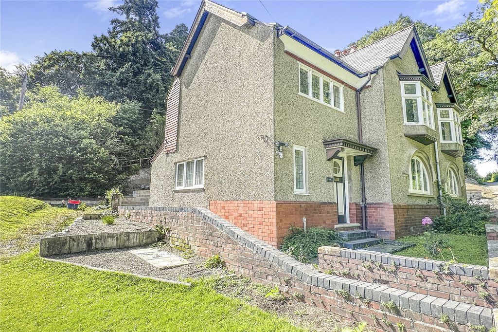 3 bed semi-detached house for saleHighgate Street, Llanidloes, Powys SY18