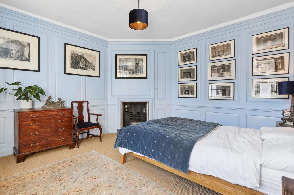 Additional image 11 of 5 bed link detached house for saleWindsor Street, Chertsey, Surrey KT16