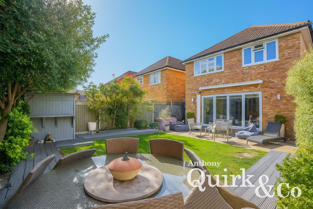 Additional image 22 of 4 bed detached house for saleChurch Parade, Canvey Island SS8