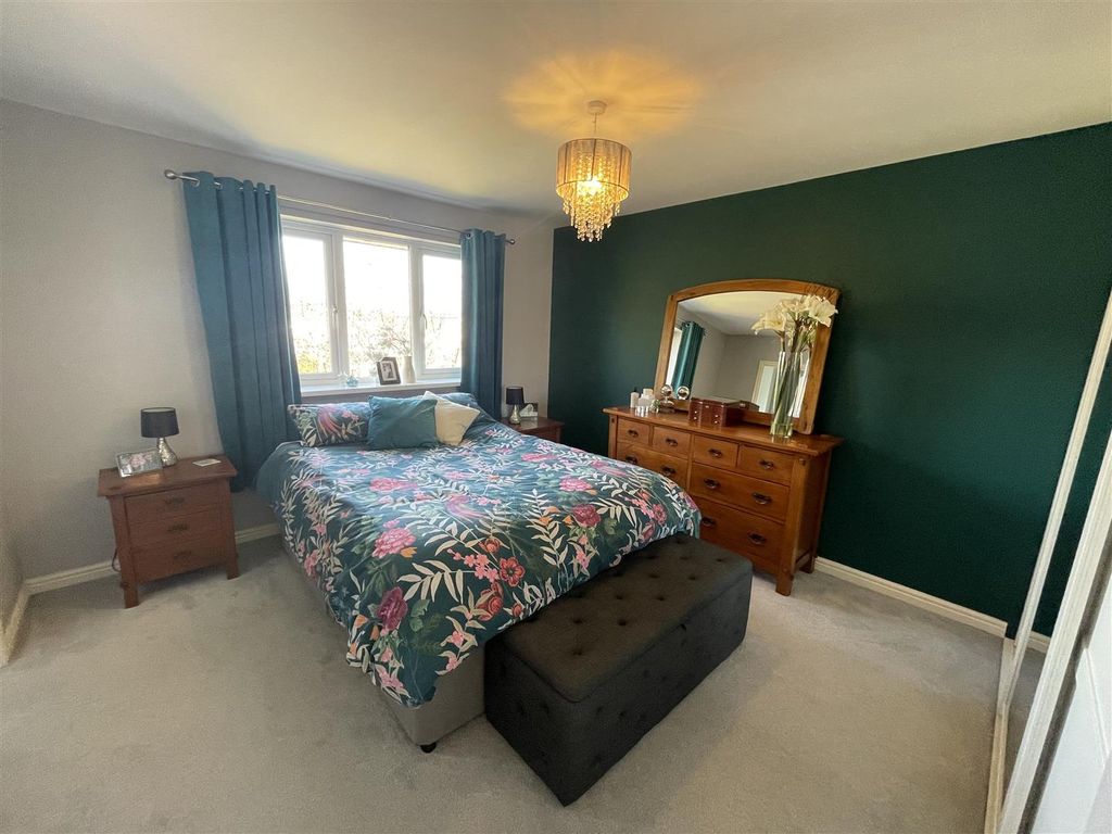 Additional image 18 of 6 bed detached house for saleLindisfarne Close, Chester Le Street DH2