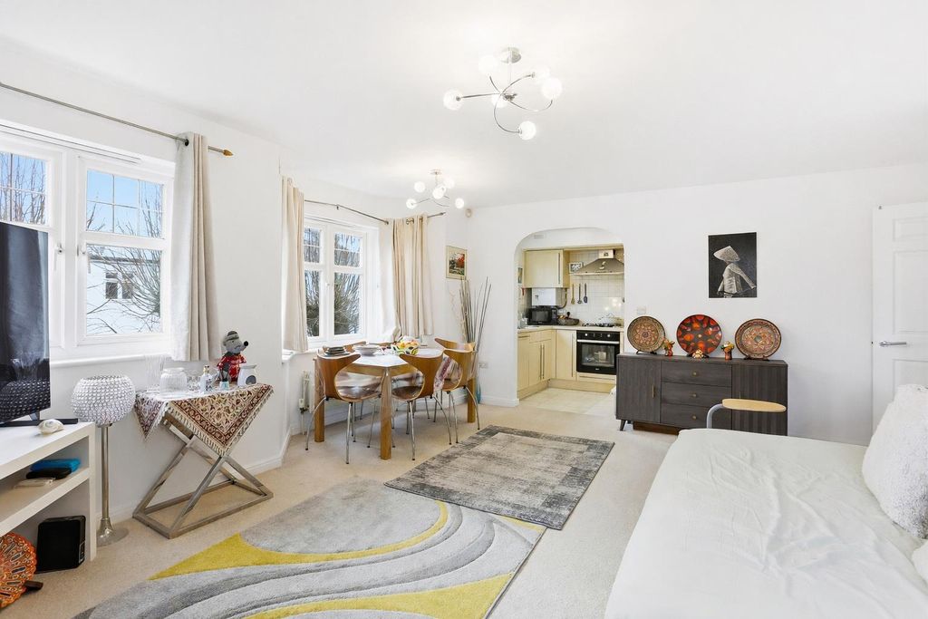 Additional image 2 of 2 bed flat for saleRochester Road, Carshalton SM5