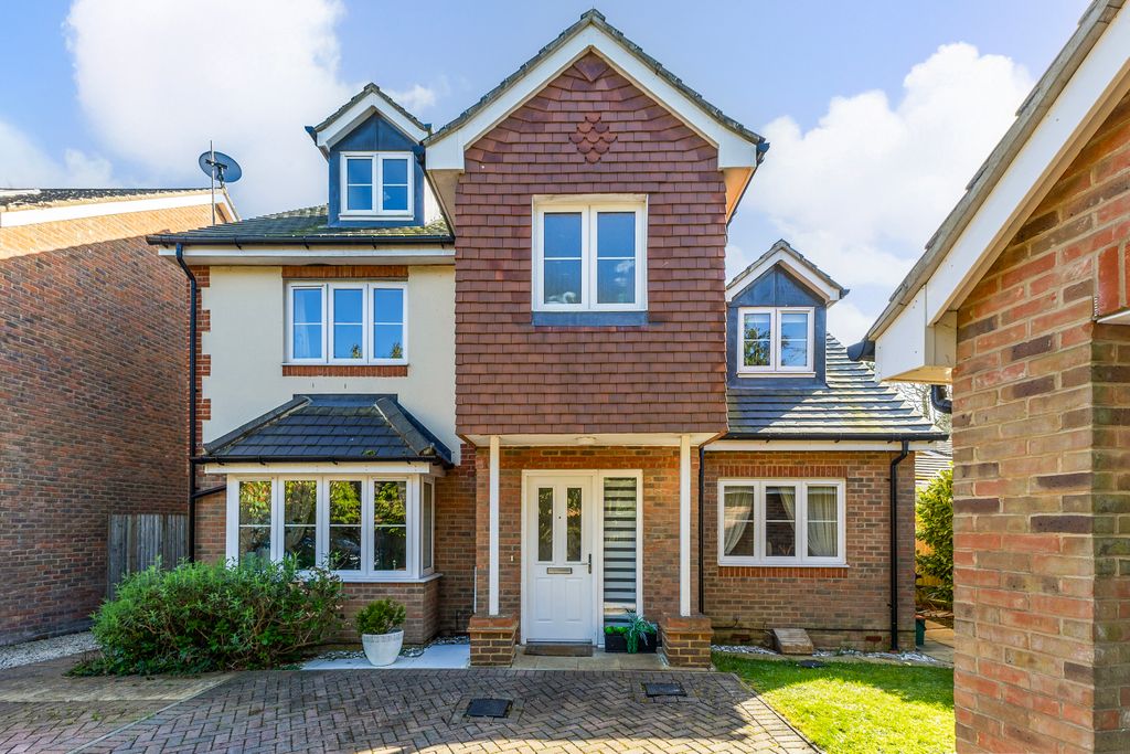 Additional image 22 of 4 bed detached house for saleHawthorne Gardens, Caterham CR3