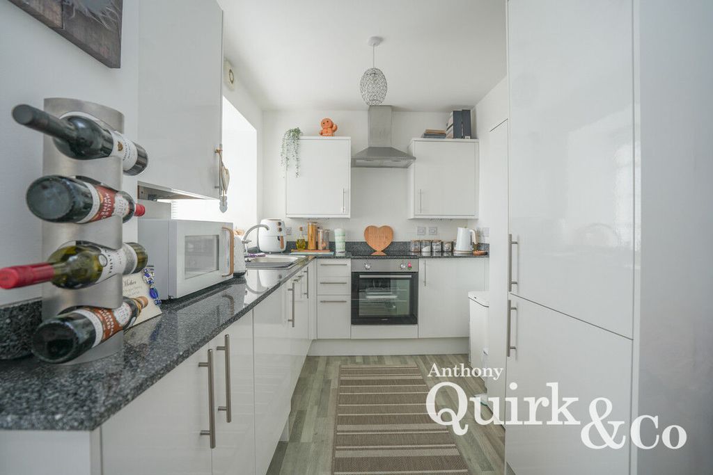 Additional image 8 of 2 bed flat for saleCanvey Road, Canvey Island SS8