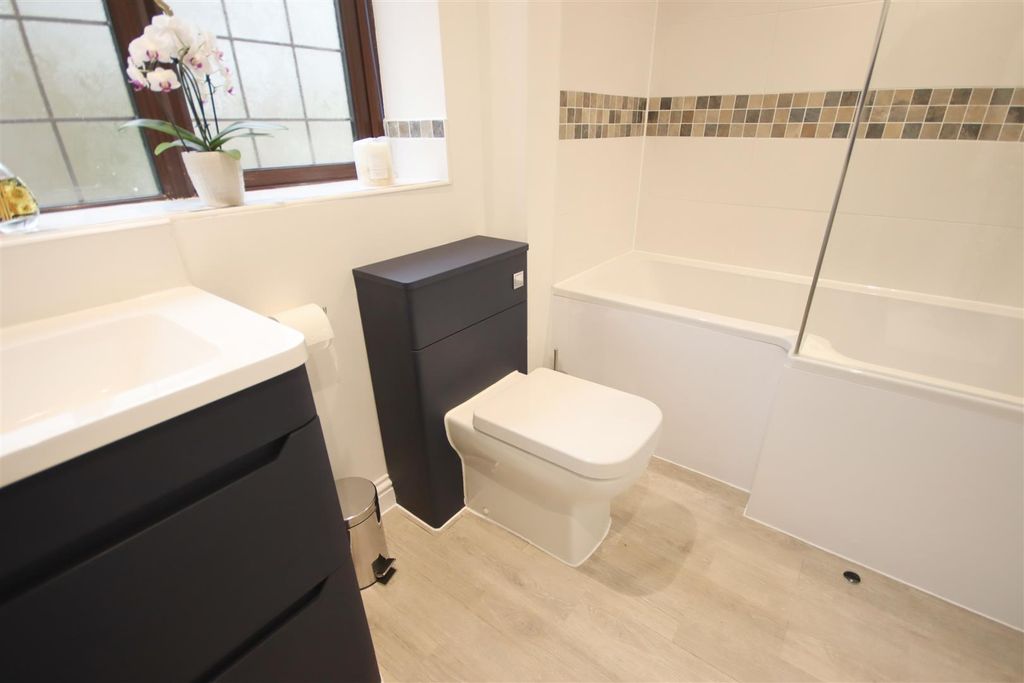 Additional image 22 of 4 bed detached house for saleExeter Close, Chippenham SN14