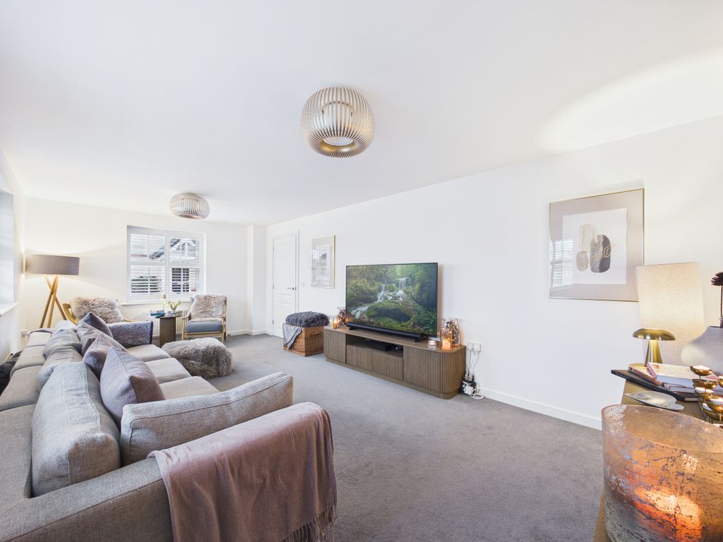 Additional image 3 of 4 bed detached house for saleMoor Close, Chinnor, Oxfordshire OX39