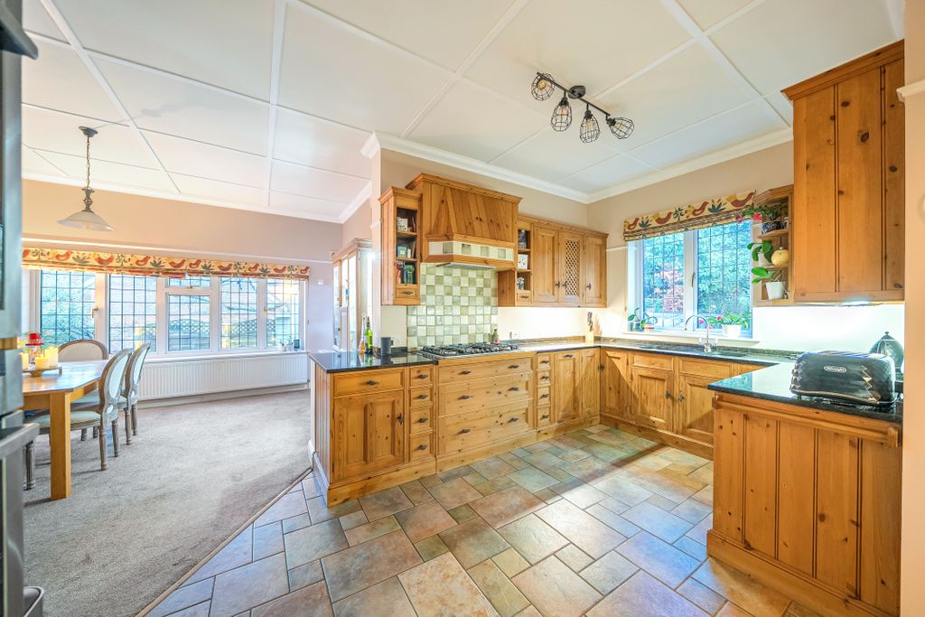 Additional image 4 of 5 bed detached house for saleTupwood Lane, Caterham CR3