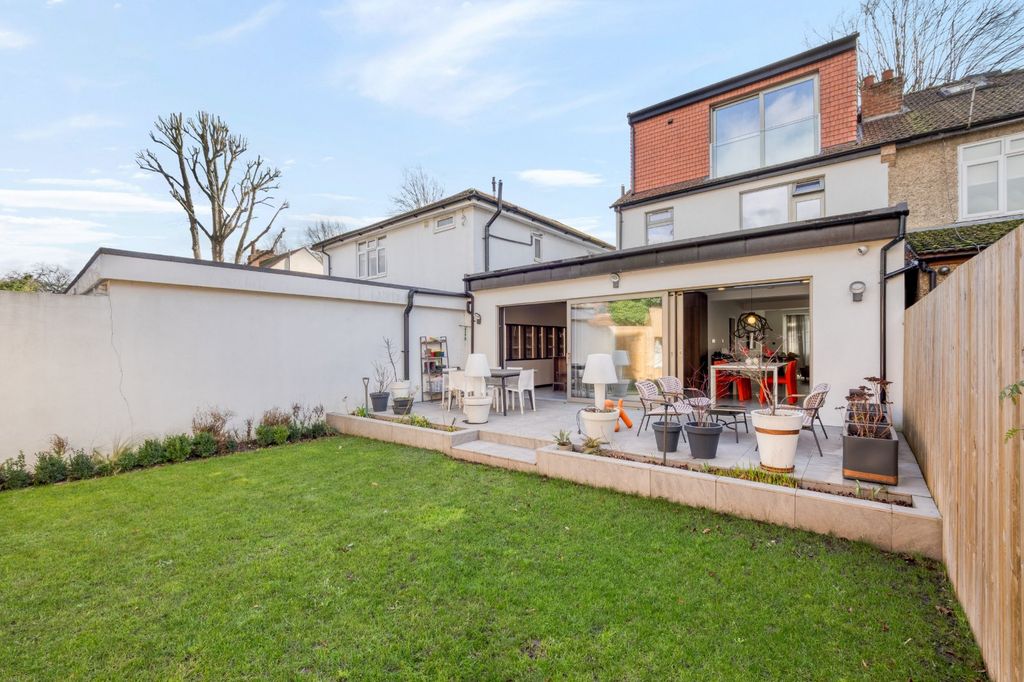 Additional image 24 of 4 bed semi-detached house for saleRuskin Road, Carshalton SM5