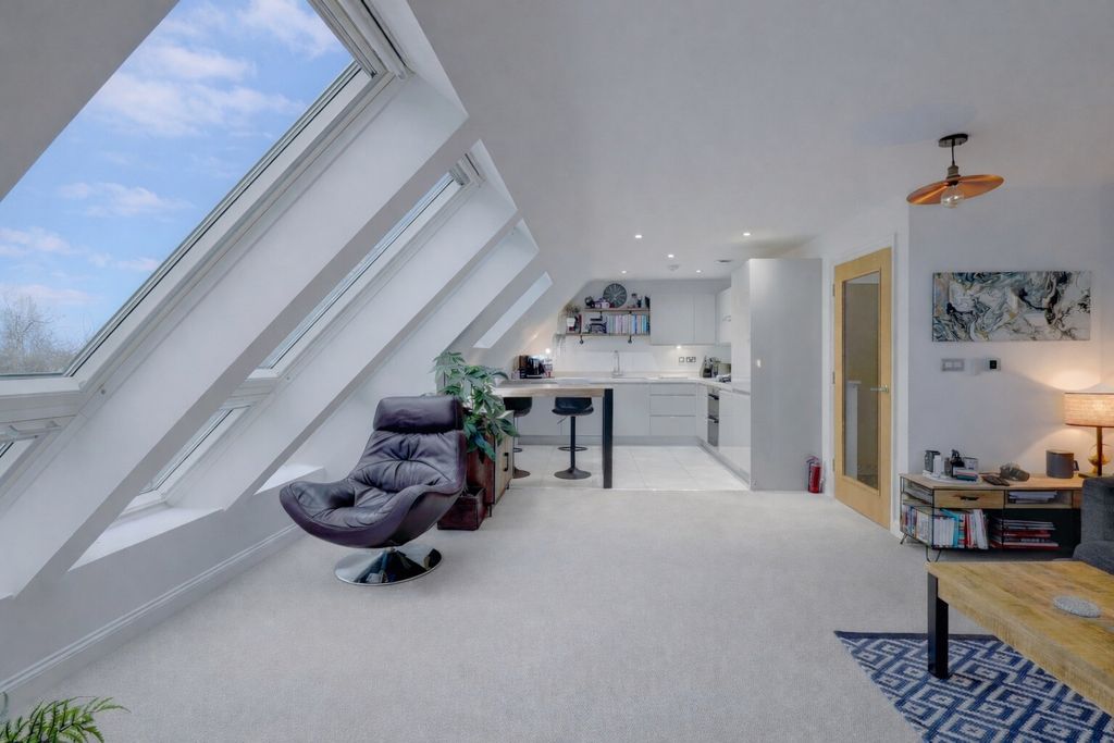 Additional image 2 of 1 bed flat for saleGoodearl Place, Princes Risborough, Buckinghamshire HP27