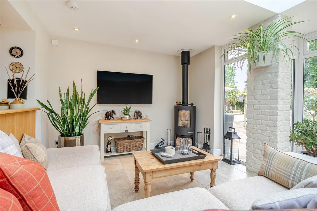 Additional image 6 of 6 bed detached house for saleCrawley Ridge, Camberley, Surrey GU15