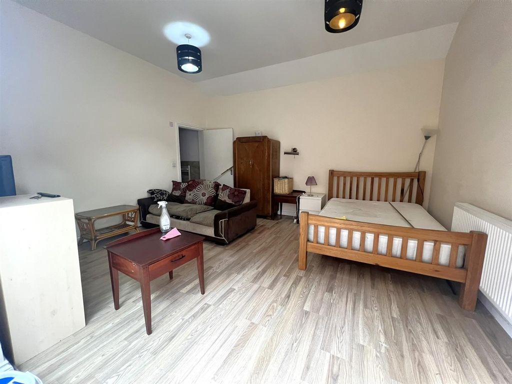 Additional image 11 of Property for saleHigh Street, Cinderford GL14