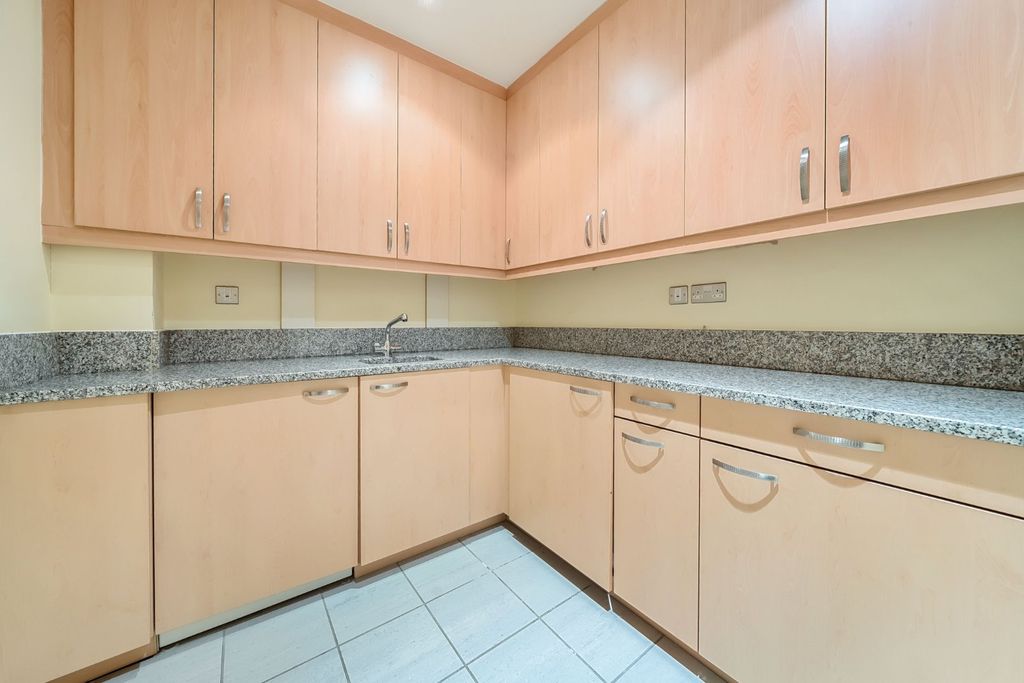 Additional image 7 of 2 bed flat for saleWorsley Grange, Kemnal Road, Chislehurst, Kent BR7