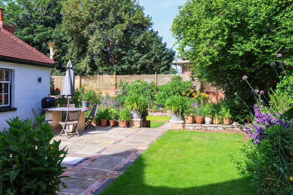 Additional image 24 of 5 bed link detached house for saleWindsor Street, Chertsey, Surrey KT16