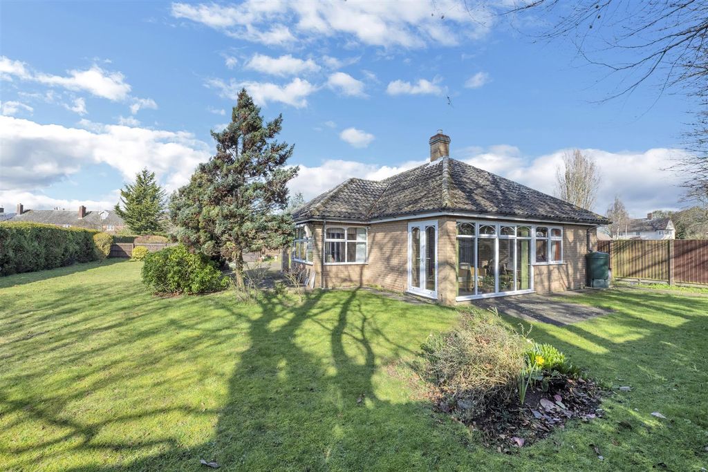 Additional image 2 of 3 bed detached bungalow for salePine Leys, Bury St Edmunds IP32
