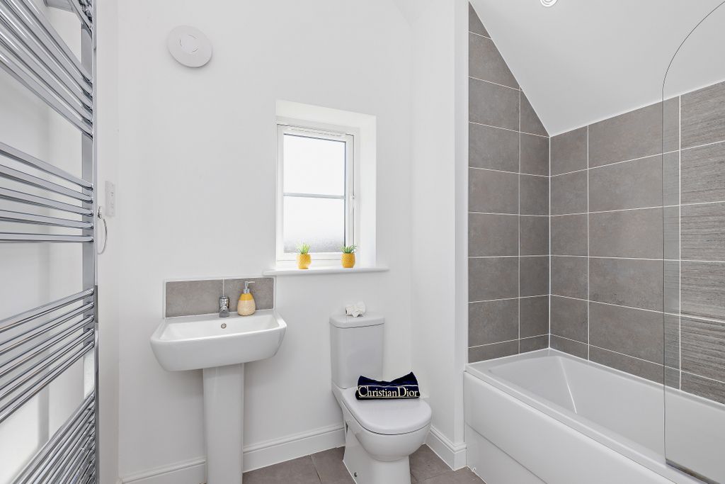Additional image 19 of 4 bed link detached house for saleWaterside Crescent, Castleford, West Yorkshire WF10