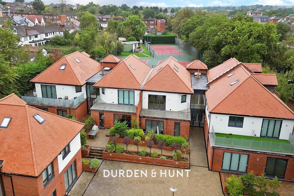 Additional image 34 of 2 bed flat for saleEden Avenue, Chigwell IG7