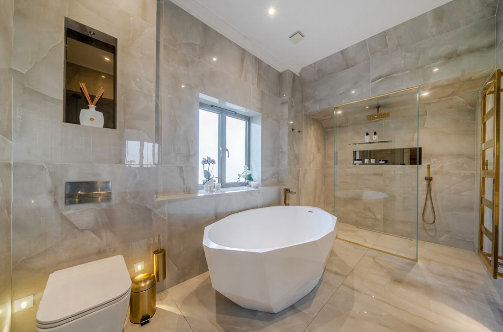 Additional image 21 of 5 bed detached house for saleLeesons Hill, Chislehurst BR7
