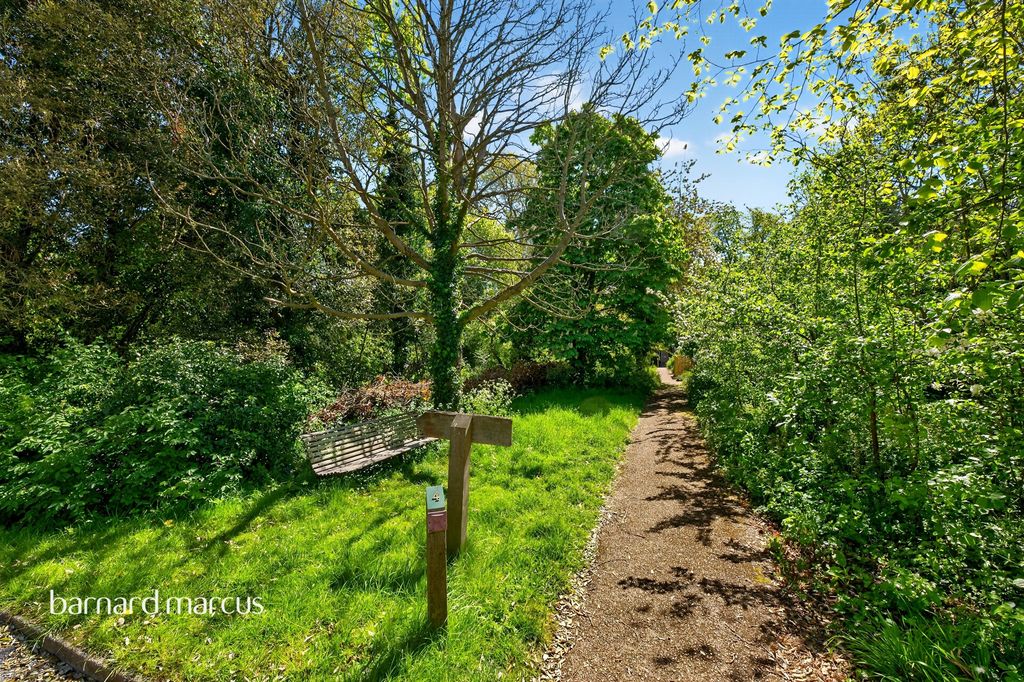 Additional image 14 of 2 bed flat for saleHoneywood Walk, Carshalton SM5